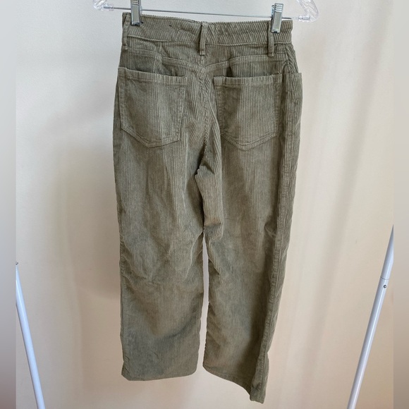 NWT Hollister high-rise dad pants corduroy sage green jeans - Picture 3 of 8